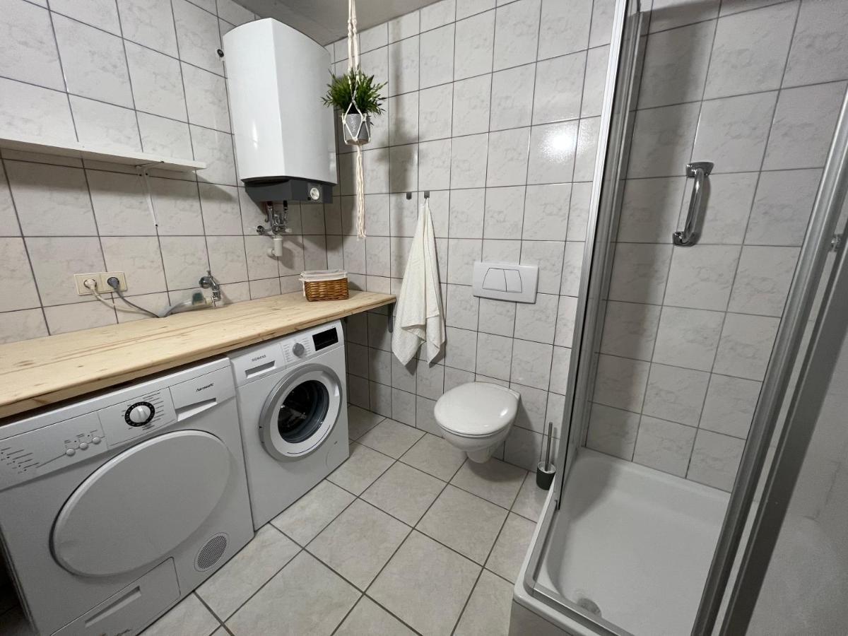 MODERNES HAUS FÜR 7 GÄSTE 90m2 TV NETFLIX WLAN Momlingen Exterior foto